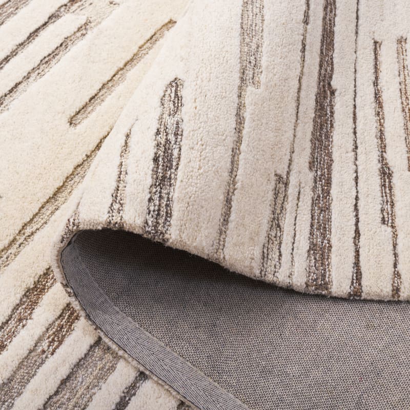 SAFAVIEH Handmade Ebony Nezira Wool Rug