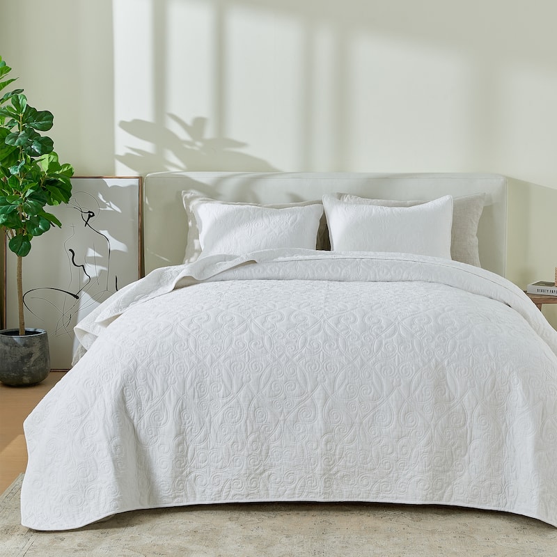 Patina Vie Maison 100% Cotton Stitched 3 Piece Quilt and Sham Set