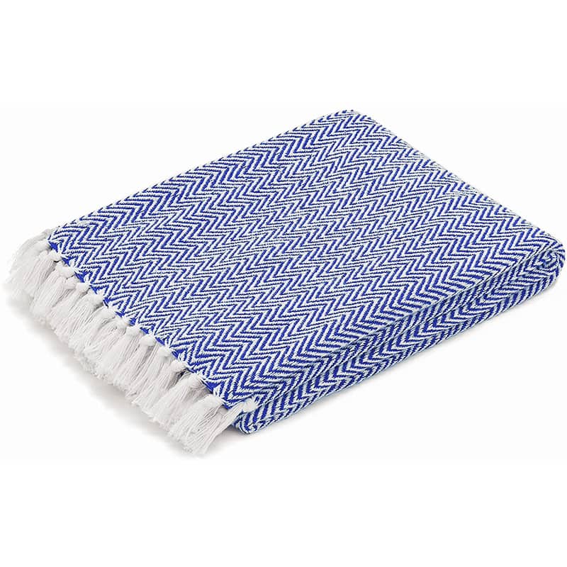 Handwoven Chevron Cotton Throw Blanket - All-Season Comfort with Boho-Chic Style!