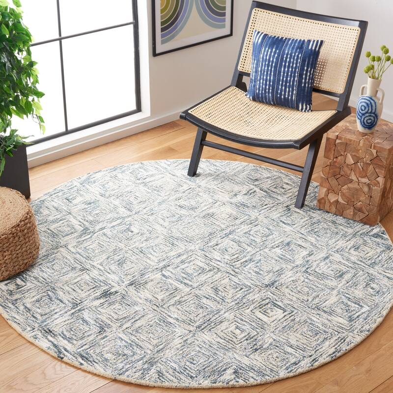 SAFAVIEH Handmade Soho Deja Modern Rug - 6' Round - Ivory/Green