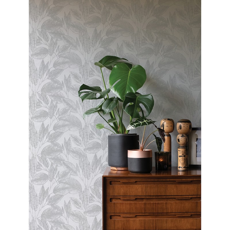 Advantage Suki Silver Leaves Wallpaper - 20.9in x 396in x 0.025in - 20.9in x 396in x 0.025in