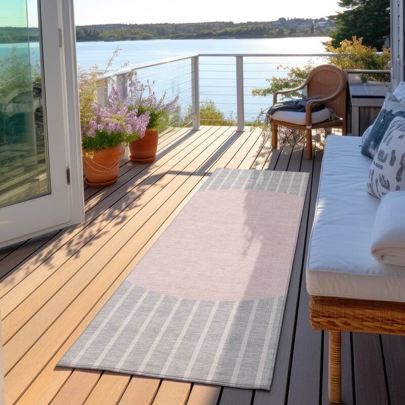 Machine Washable Indoor/ Outdoor Modern Sunrise Chantille Rug