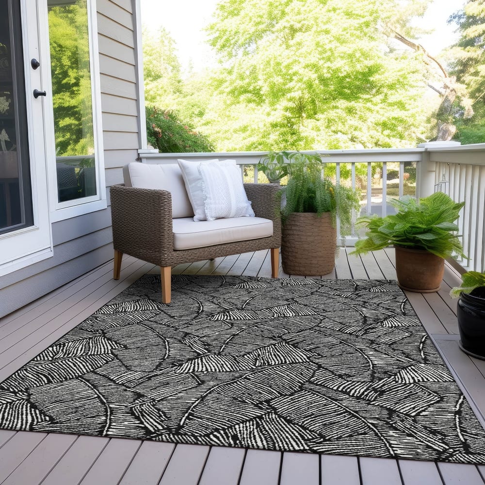 Machine Washable Indoor/ Outdoor Chantille Tropical Palm Rug