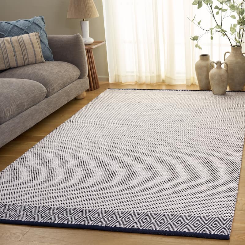 SAFAVIEH Handmade Kilim Mairwen Cotton & Wool Rug