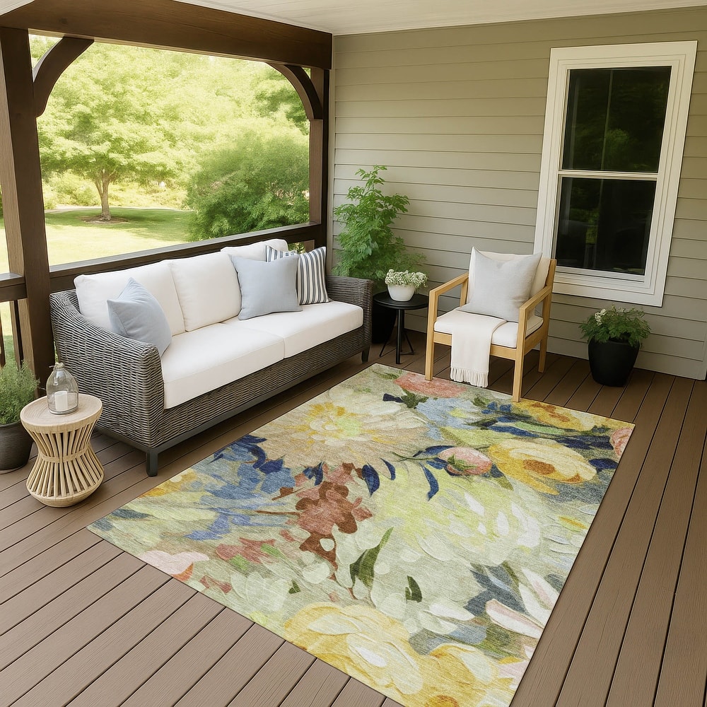 Machine Washable Indoor/ Outdoor Watercolor Floral Chantille Rug