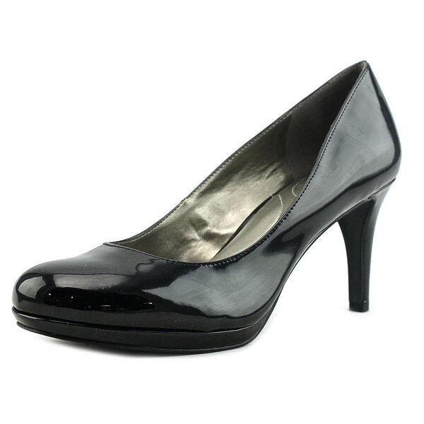 bandolino black heels