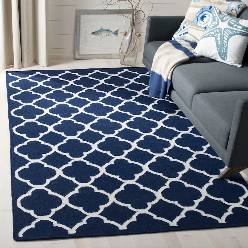 SAFAVIEH Handmade Flatweave Dhurries Potita Modern Moroccan Wool Rug - 5' x 8' - Navy/Ivory