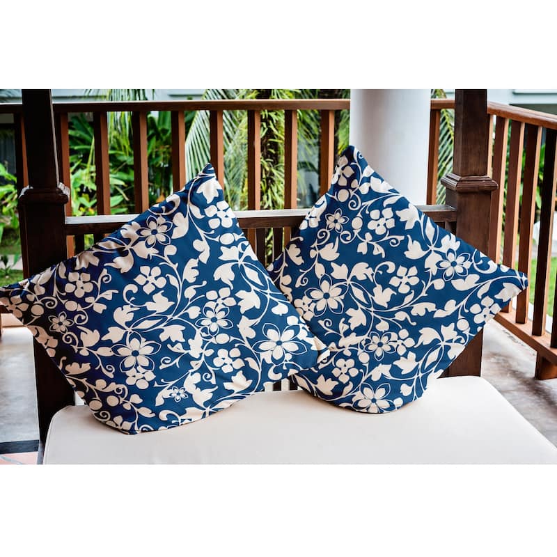 Evelyn Indoor/Outdoor Throw Pillow