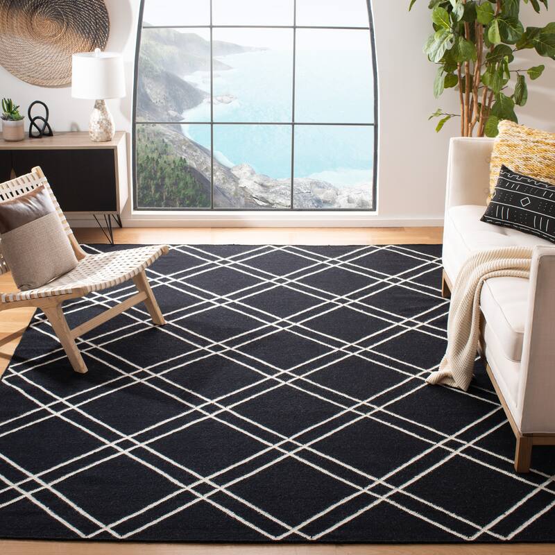 SAFAVIEH Handmade Flatweave Dhurries Preciosa Moroccan Wool Rug - 9' x 12' - Black/Ivory