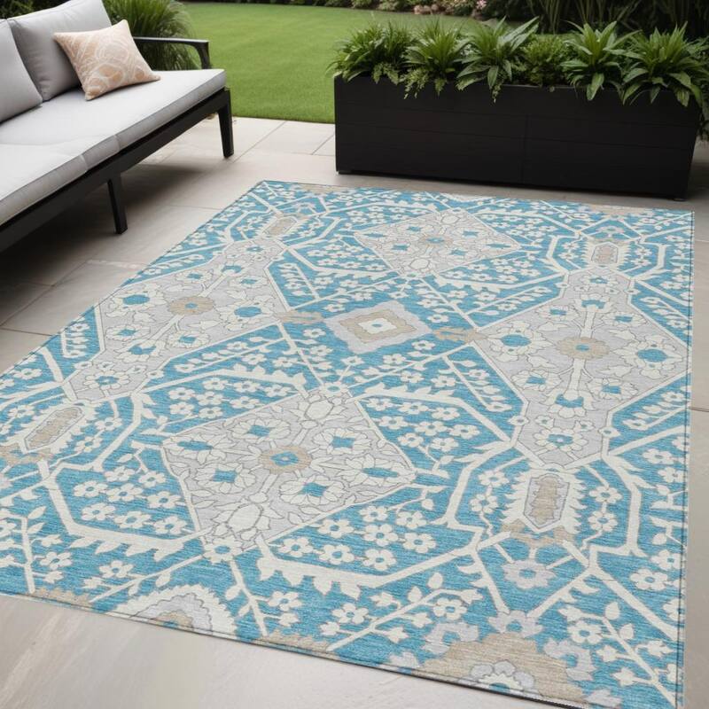 HomeRoots Floral Transitional Rectangle Outdoor Rug - 5' X 8'