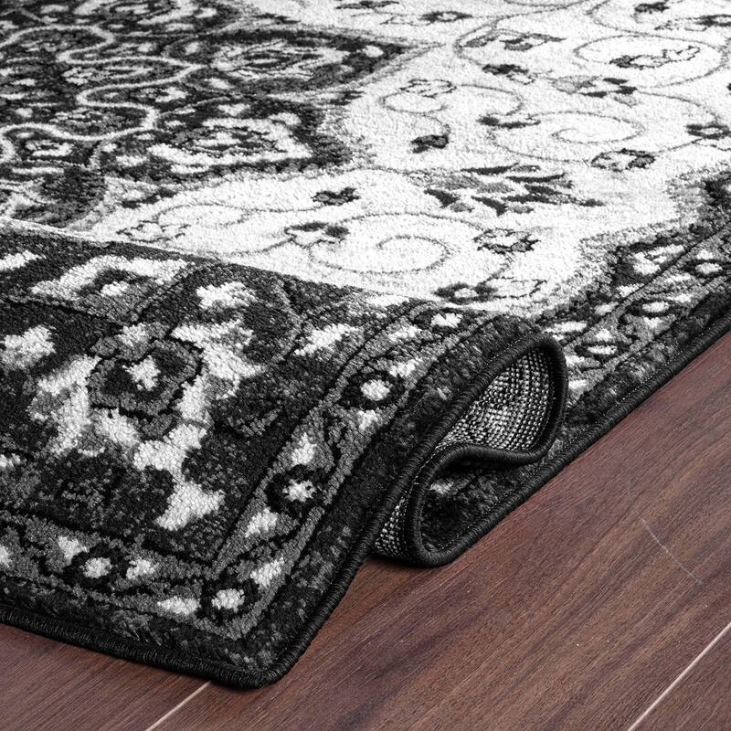 Traditional Medallion Area Rug