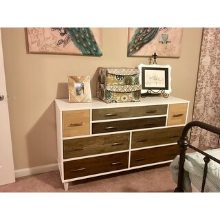 Carson Carrington Christian 8-drawer Dresser