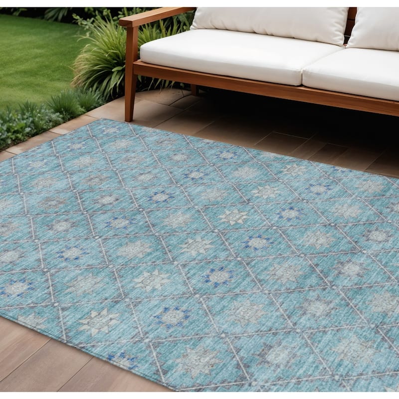 HomeRoots Floral Transitional Rectangle Outdoor Rug - 10' X 14'
