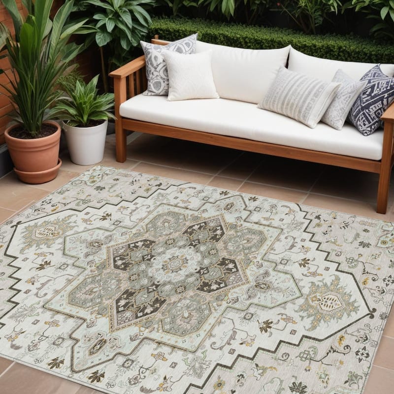 HomeRoots Oriental Traditional Rectangle Outdoor Rug - 10' X 14'