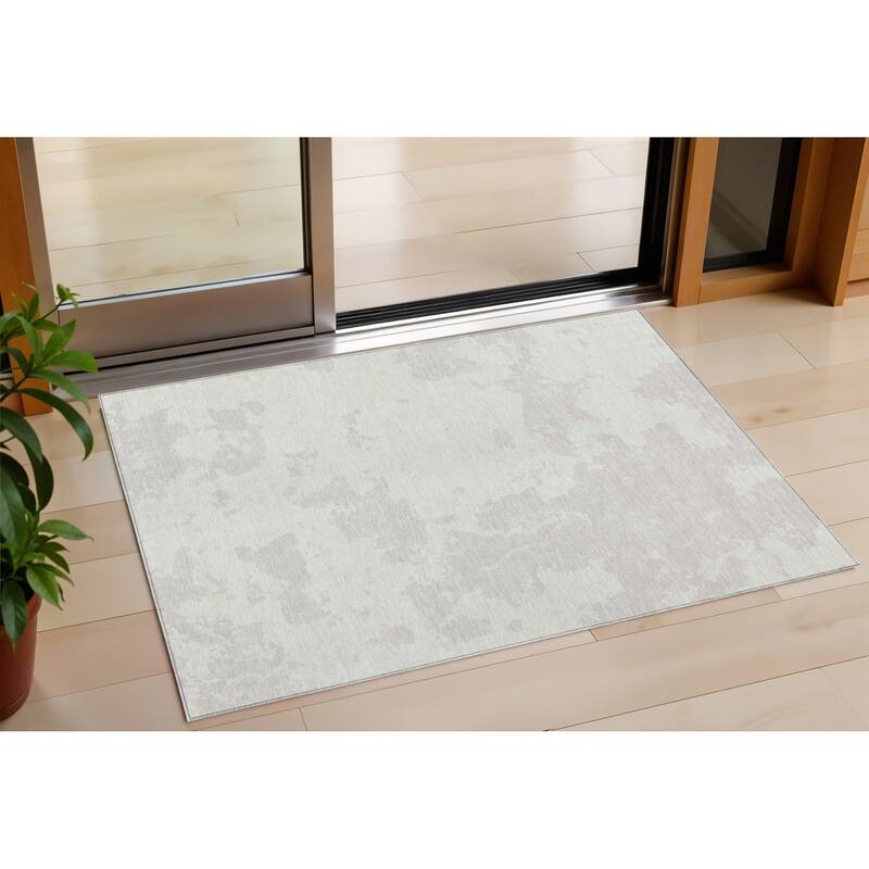 HomeRoots Abstract Transitional Rectangle Outdoor Rug - 3' x 5'