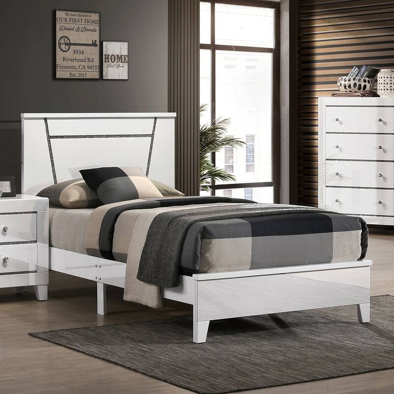 Larking Contemporary Solid Wood Platform Bed by Furniture of America