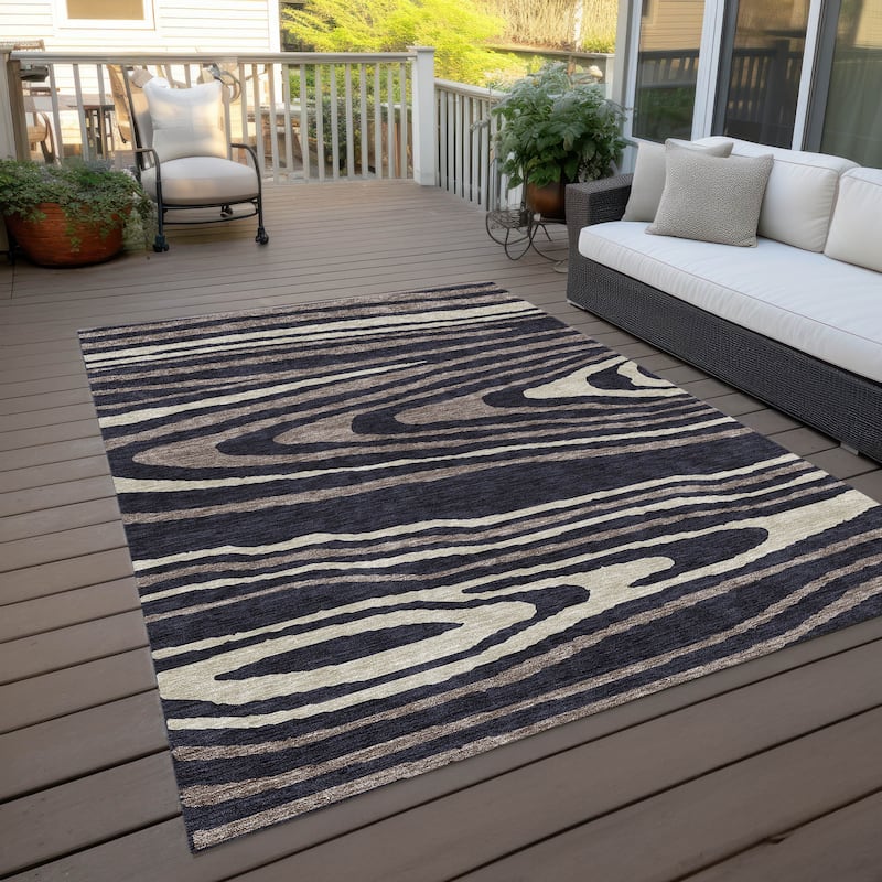 Machine Washable Indoor/ Outdoor Abstract Illusion Chantille Rug - Black - 2'6" x 3'10"