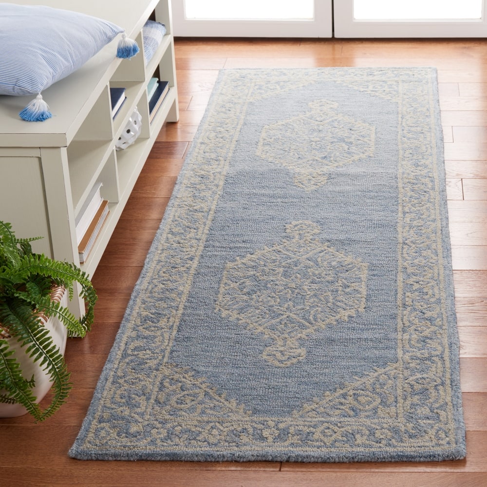 SAFAVIEH Handmade Micro-Loop Naziha Wool Rug