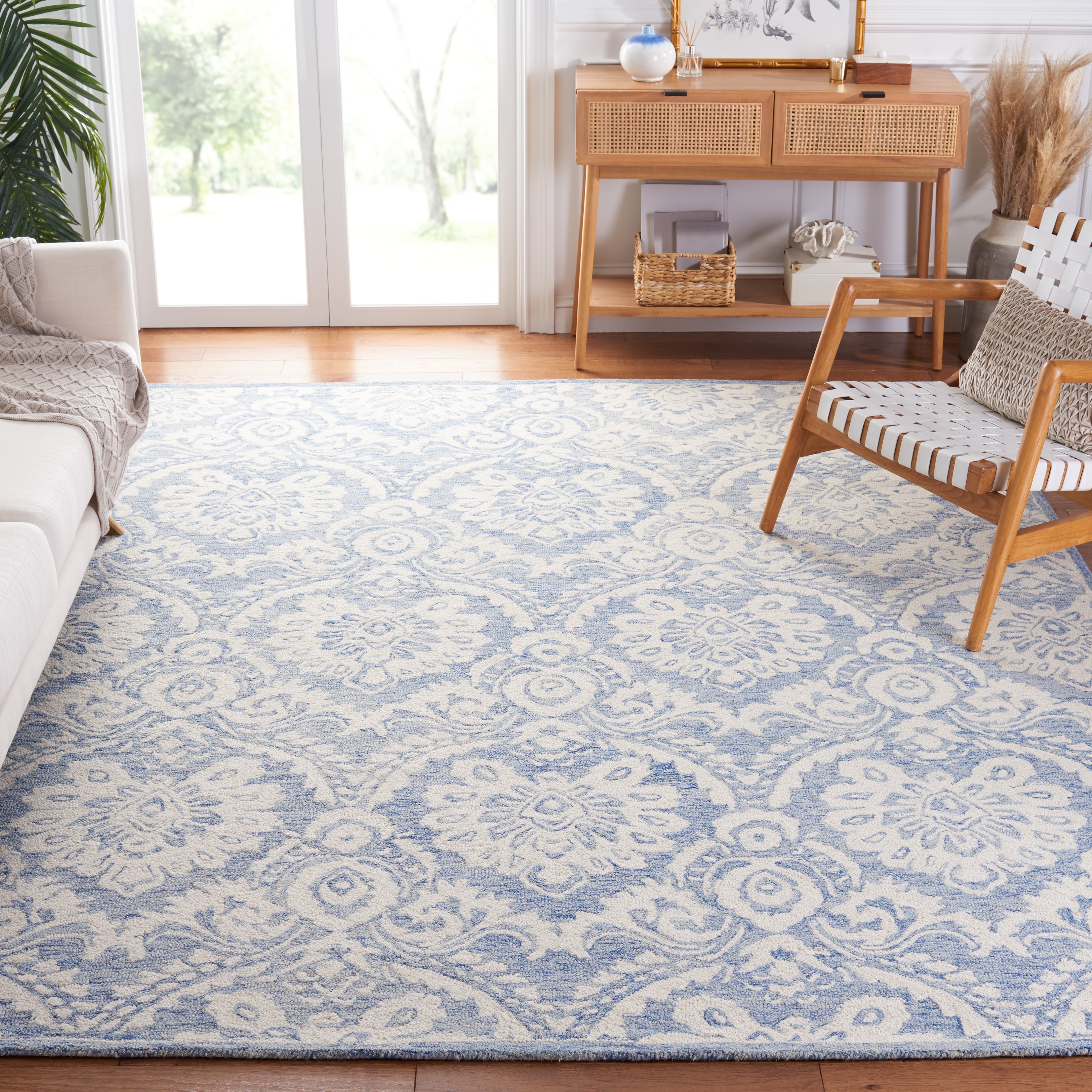 SAFAVIEH Handmade Blossom Esta Modern Floral Wool Rug