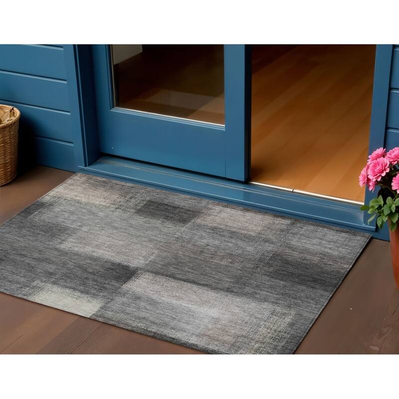 HomeRoots Abstract Transitional Rectangle Outdoor Rug - 3' x 5'
