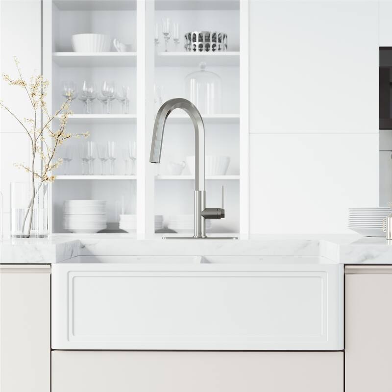 VIGO Hart Hexad 18" H Single Handle Pull-Down Kitchen Faucet