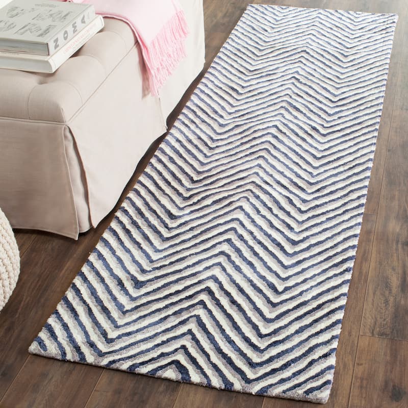 SAFAVIEH Handmade Soho Shira Chevron N.Z. Wool Rug