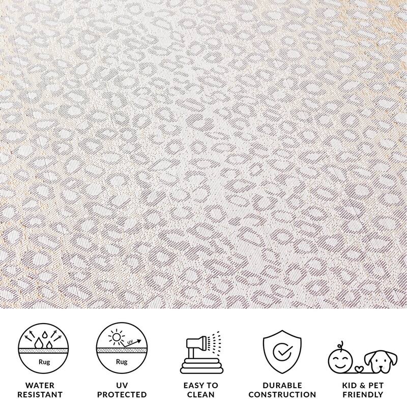 SAFAVIEH Courtyard Sanyi Indoor/ Outdoor Waterproof Patio Backyard Rug