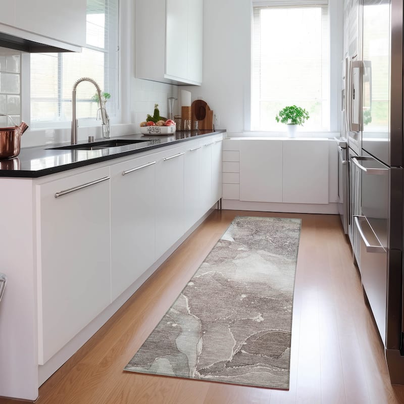 Machine Washable Indoor/ Outdoor Abstract Chantille Rug - 2'3" x 7'6" - Taupe