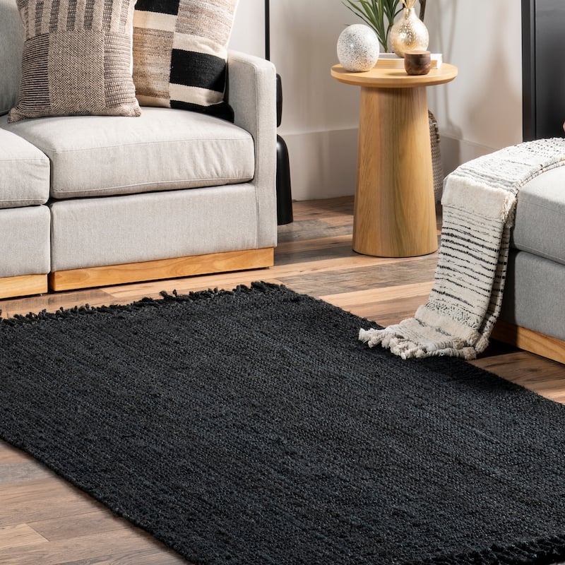 Nuloom Delilah Solid Chunky Jute Tassel Area Rug