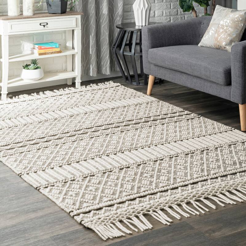 Nuloom Cisneros Modern Solid Textured Wool/Cotton Blend Handmade Area Rug with Tassels - 5' x 8' - Ivory - Rectangle
