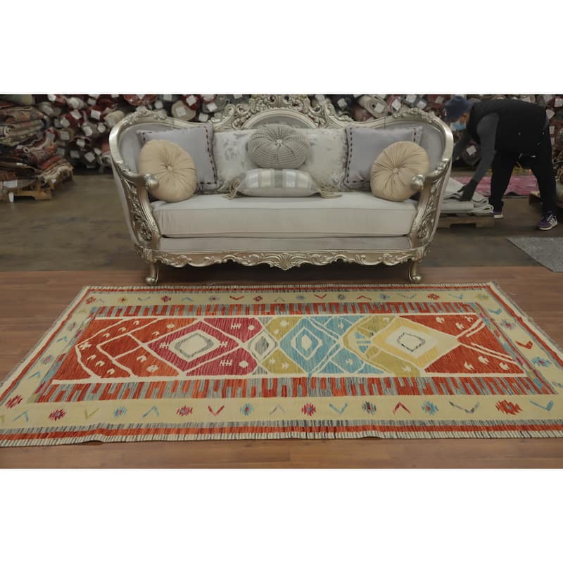 Hand Woven Southwestern Wool Multi-Colored Geometric Area Rug - 8' 3'' X 5' 1''