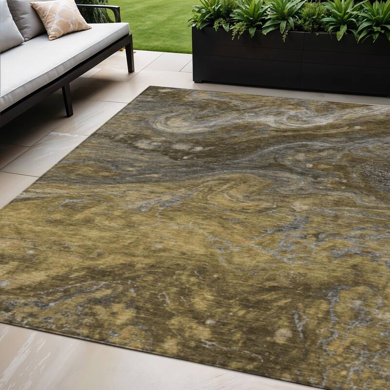HomeRoots Abstract Transitional Rectangle Outdoor Rug - 5' X 8'
