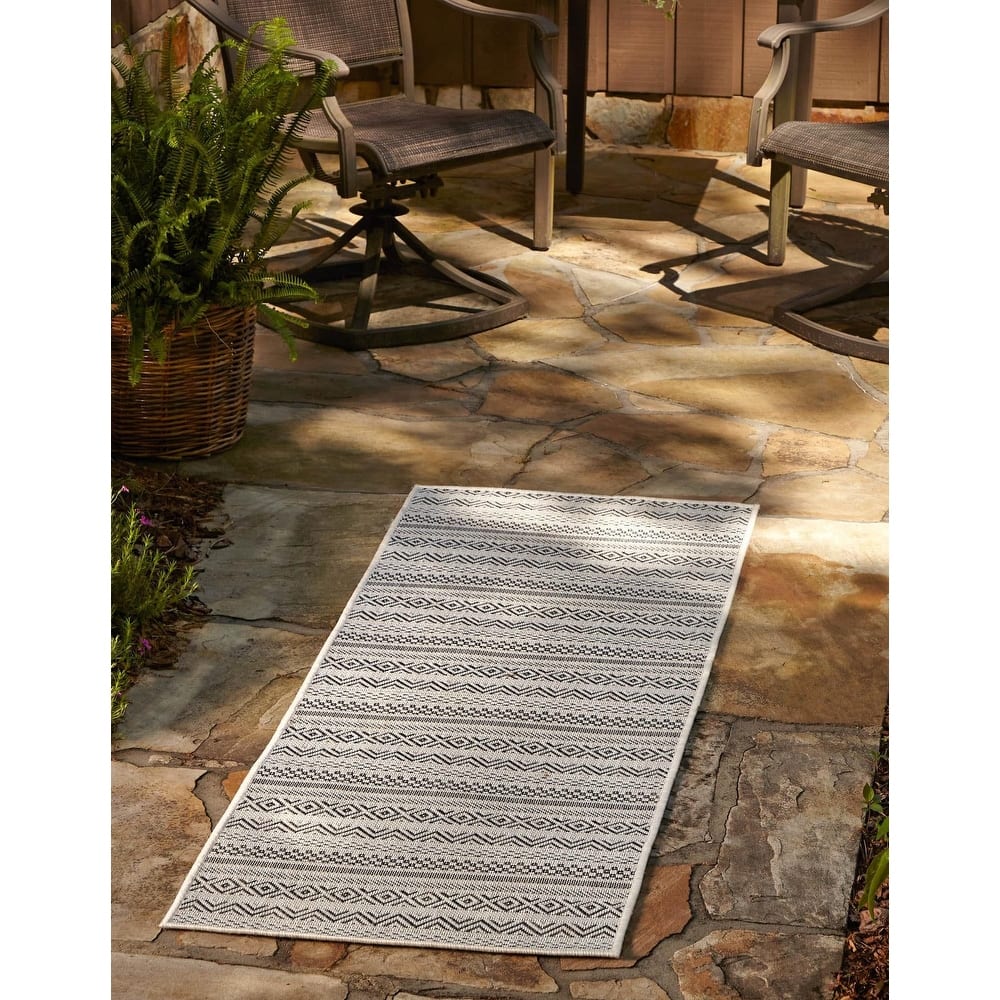 Outdoor Laaset Collection Area Rug