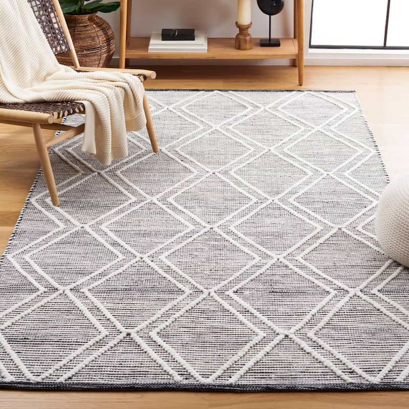 SAFAVIEH Handmade Kilim Ljudmilla Moroccan Boho Rug - 8' x 10' - Black/Ivory