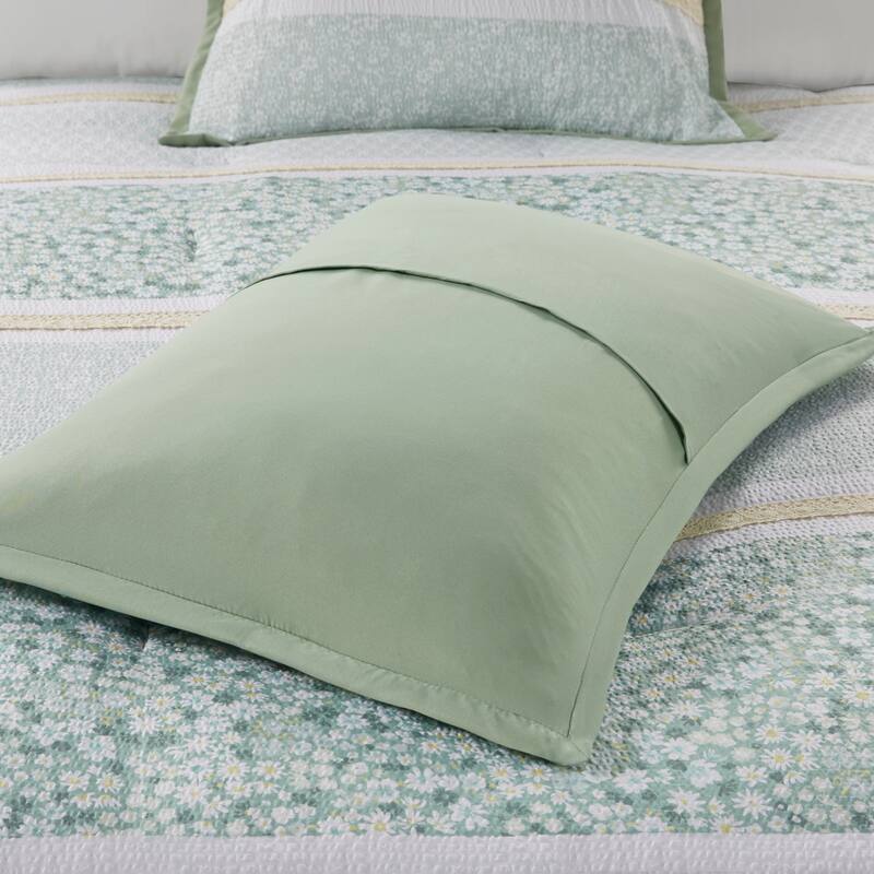 Madison Park Evian 5 Piece Seersucker Comforter Set with Throw Pillows