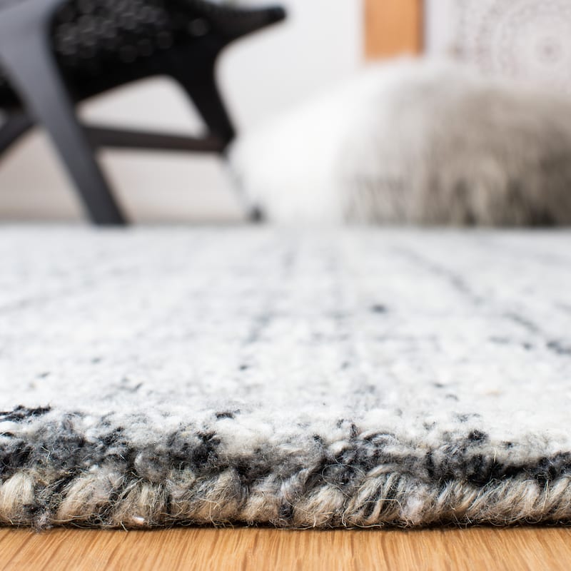SAFAVIEH Handmade Abstract Nettie Modern Viscose Rug