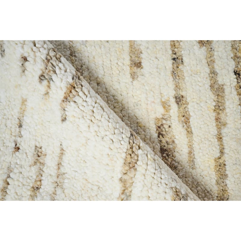 EXQUISITE RUGS Tahoe Hand-knotted Wool Ivory/Beige Area Rug.