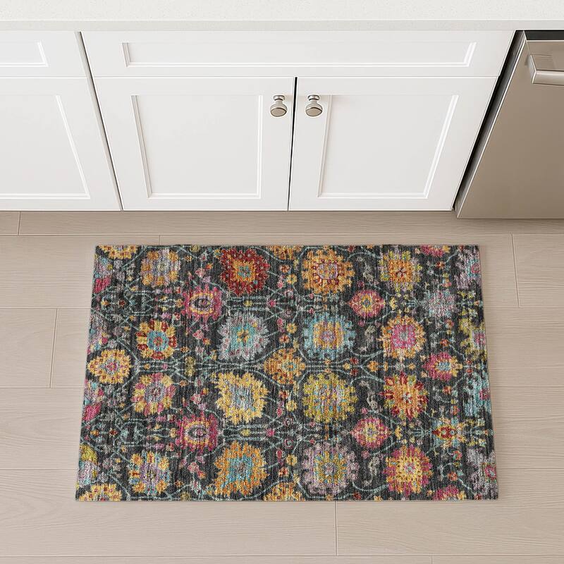 Machine Washable Indoor/ Outdoor Traditional Kashan Chantille Rug