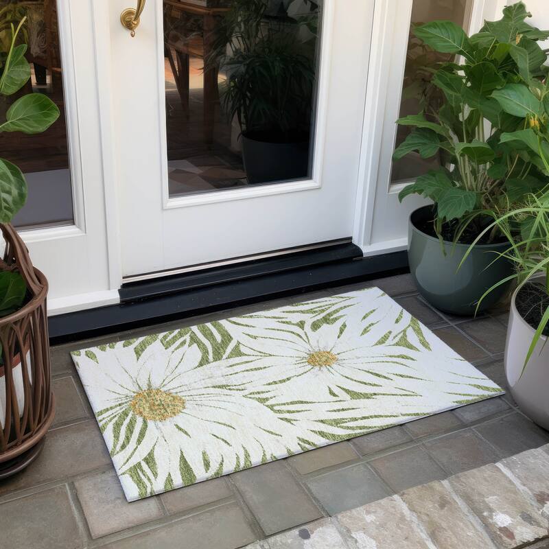 Machine Washable Indoor/ Outdoor Floral Chantille Rug - Green - 1'8" x 2'6"