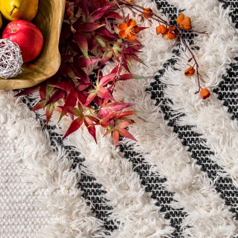 Nuloom Geometric Zariah Shaggy Chevrons Area Rug
