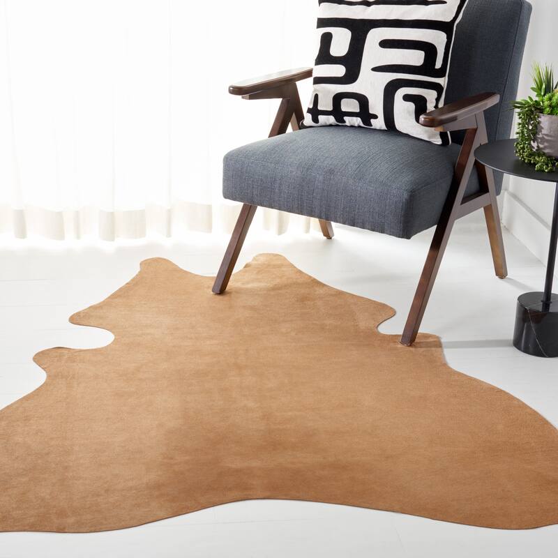 SAFAVIEH Handmade Cow Hide Radomila Cabin & Lodge Rug