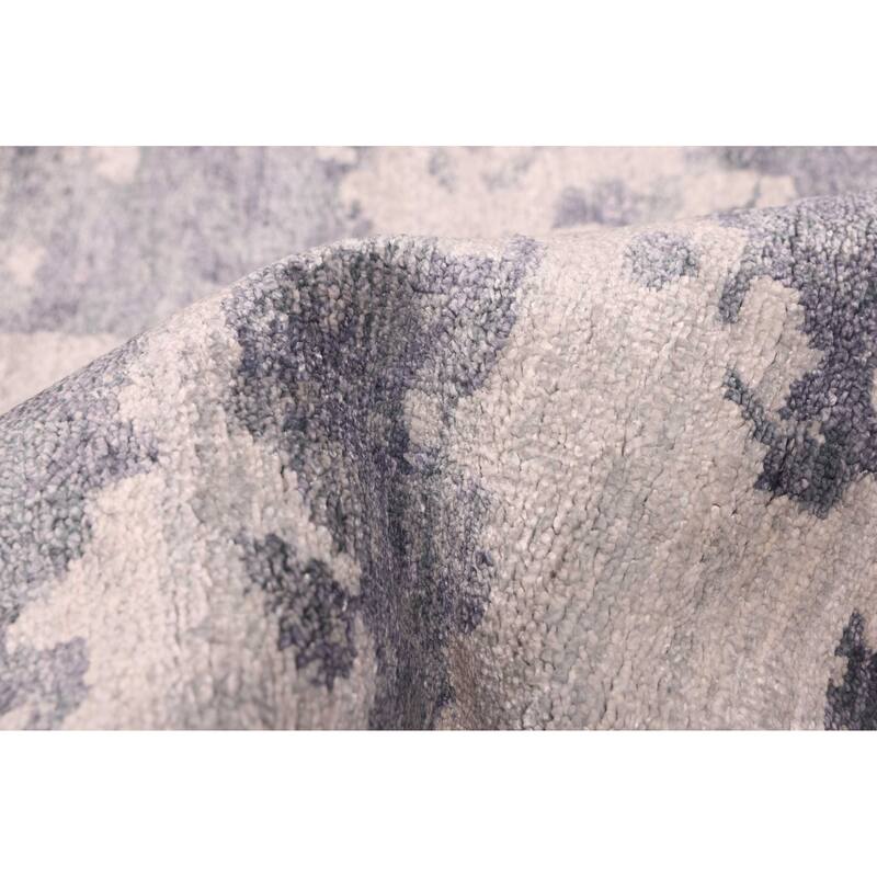 ECARPETGALLERY Hand-knotted Legacy Light Grey Silk Rug - 5'4 x 7'8