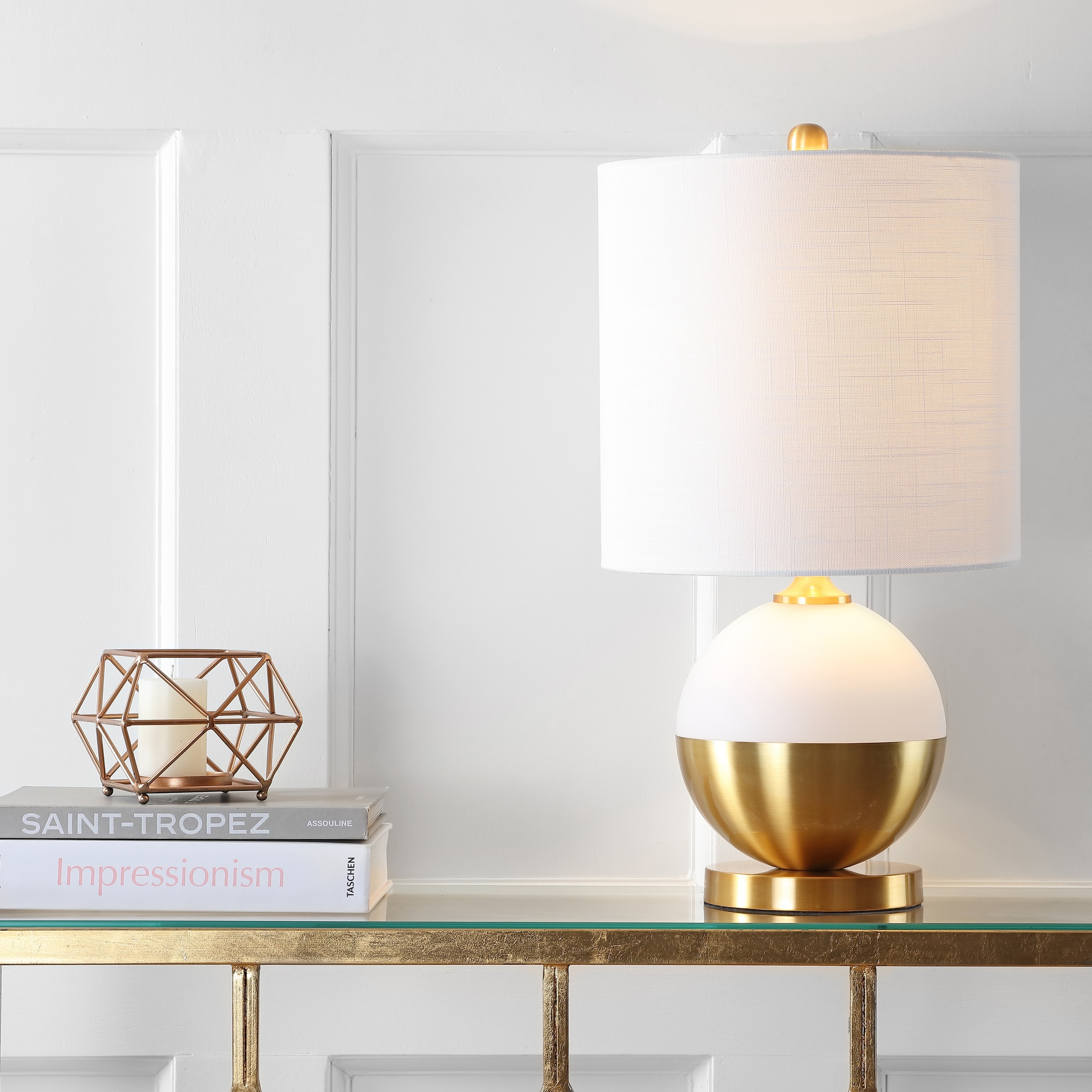 JONATHAN Y Estelle 23.5" Ceramic/Metal LED Table Lamp, White/Brass