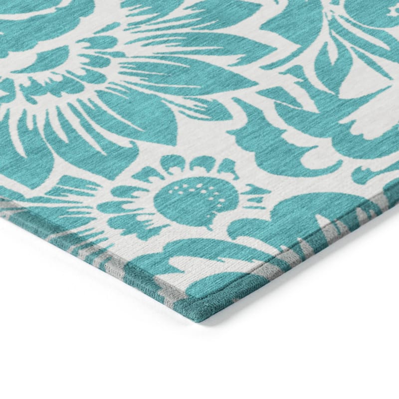Machine Washable Indoor/ Outdoor Whimsy Floral Chantille Rug