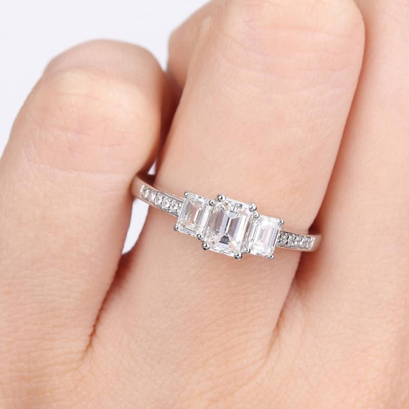 Miadora White Platinum Oval Round or Emerald Diamonds 3-Stone Engagement Ring 1ct TDW