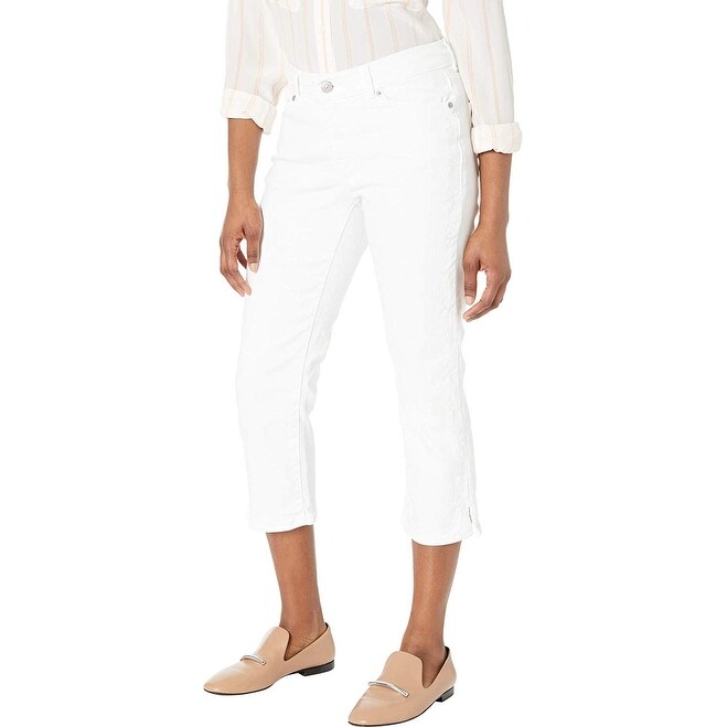 white levi capris