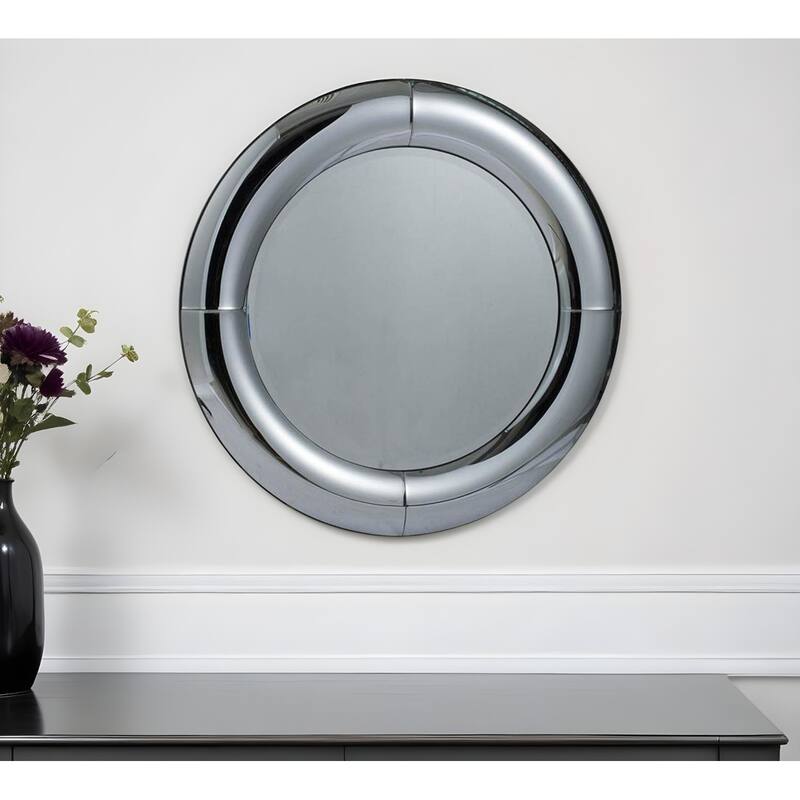 HomeRoots 32" Silver Round Curved Frame Accent Mirror - 31.5' X '31.5' X '1.3 - Silver - 31.5' X '31.5' X '1.3