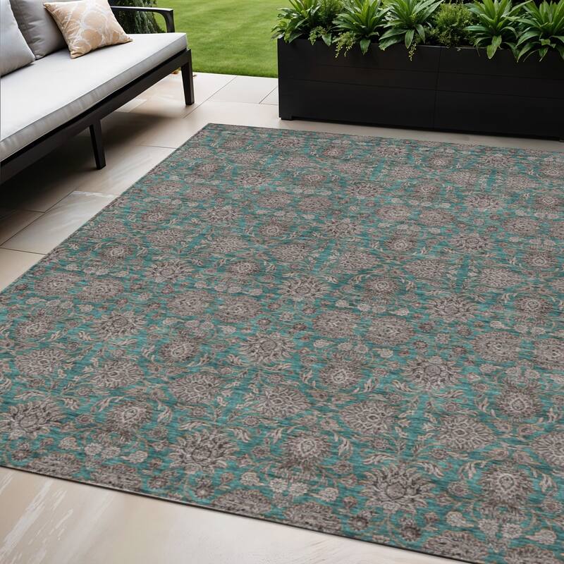 HomeRoots Floral Transitional Rectangle Outdoor Rug - 5' X 8'