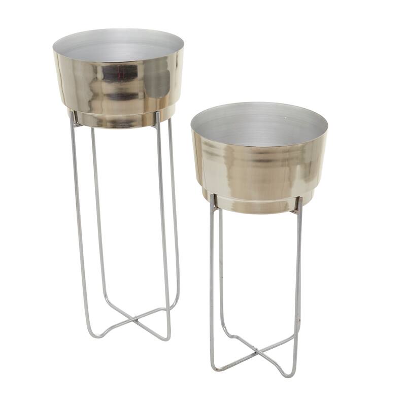 CosmoLiving by Cosmopolitan Metal Contemporary Planter (Set of 2) - S/2 31", 25"H - Silver