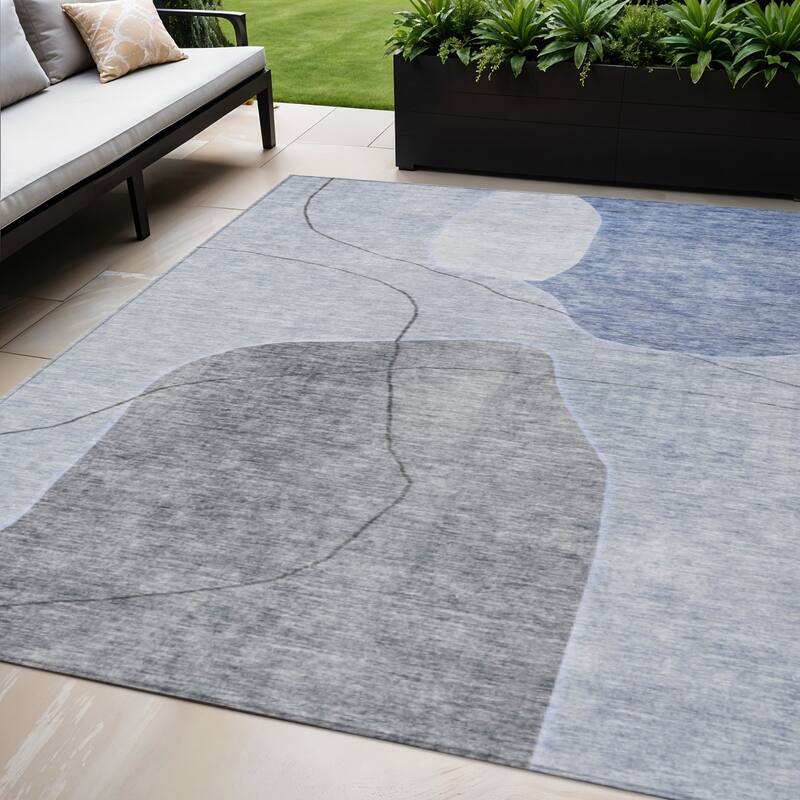 HomeRoots Abstract Transitional Rectangle Outdoor Rug - 5' X 8'